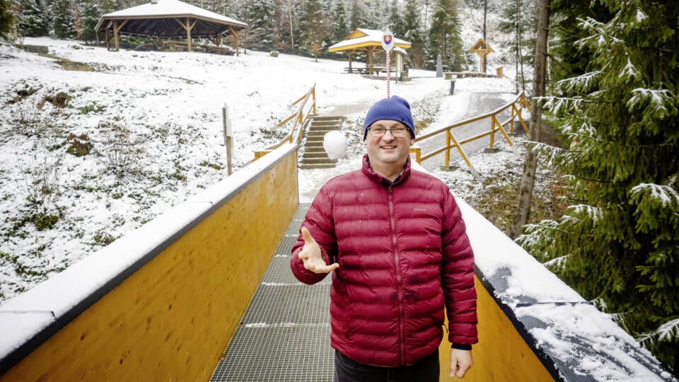 PETER STAŇO
Narodil sa do česko-slovenskej rodiny a žil naoboch stranách hranice.