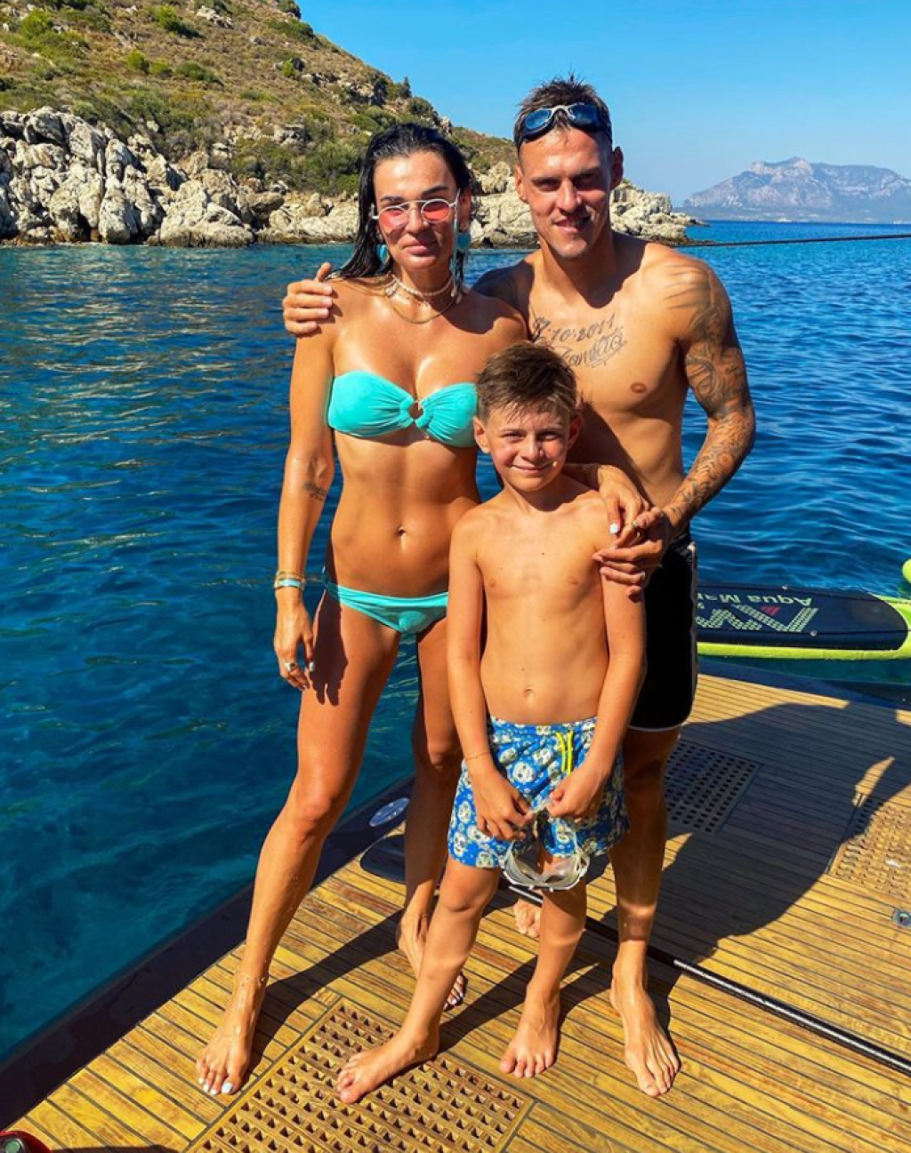 Futbalista Martin Škrtel ako jeden z mála našich športovcov nezamieril do Chorvátska, ale relaxoval s manželkou Barborou a ich synom Matteom v Turecku.
