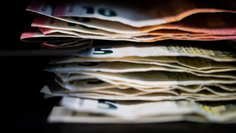 Consumer prices rise by over six percent in the southwest