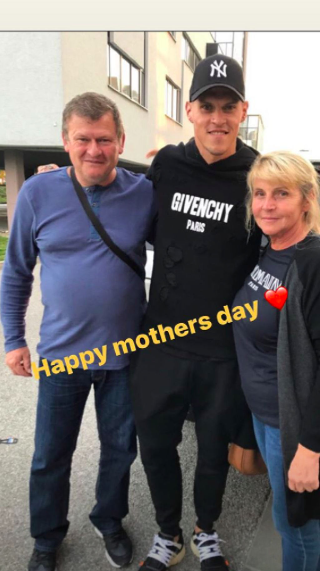 Futbalista Martin Škrtel si minulý rok spomenul na svoju maminu Janu, ktorá pri ňom vždy stála.