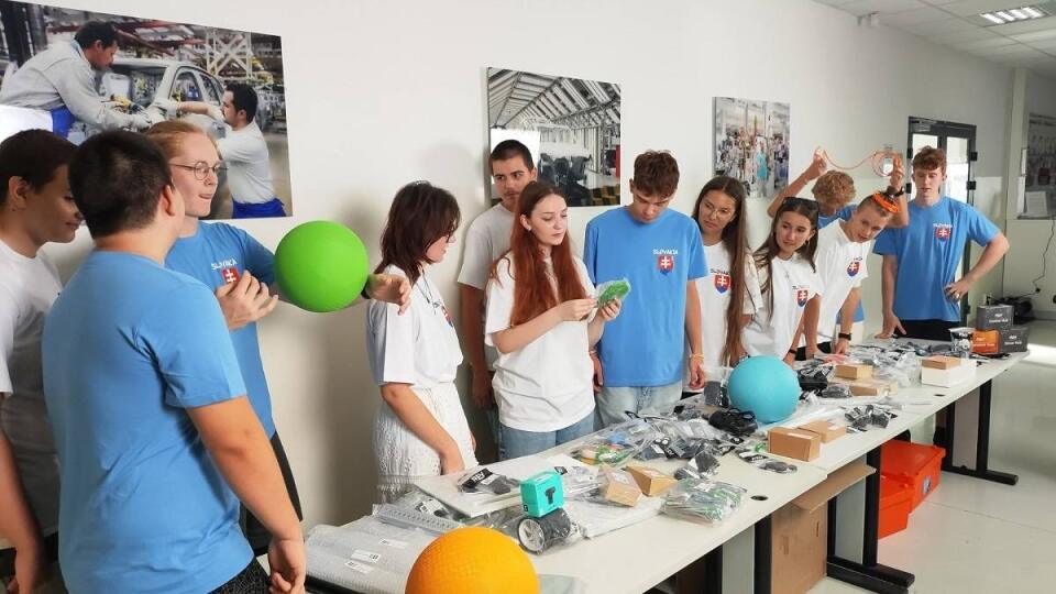 Robotická súťaž FIRST Global