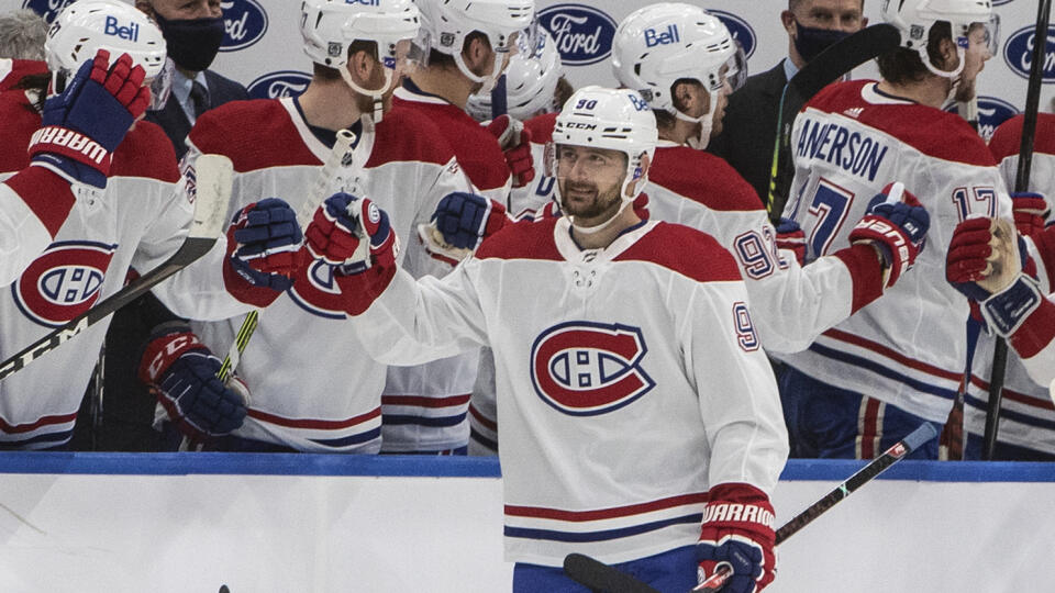 WA 6 Edmonton - Slovenský hokejový reprezentant v drese Montrealu Tomáš Tatar sa teší po strelení gólu počas zápasu zámorskej hokejovej NHL Edmonton Oilers - Montreal Canadiens v Edmontone v sobotu 16. januára 2021. FOTO TASR/AP
Montreal Canadiens' Tomas Tatar (90) celebrates a goal against the Edmonton Oilers during second-period NHL hockey game action in Edmonton, Alberta, Saturday, Jan. 16, 2021. (Jason Franson/The Canadian Press via AP)