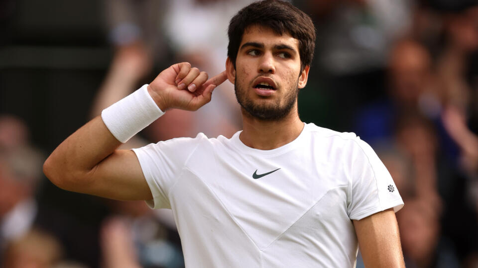 Carlos Alcaraz zvíťazil vo finále Wimbledonu nad Novakom Djokovičom
