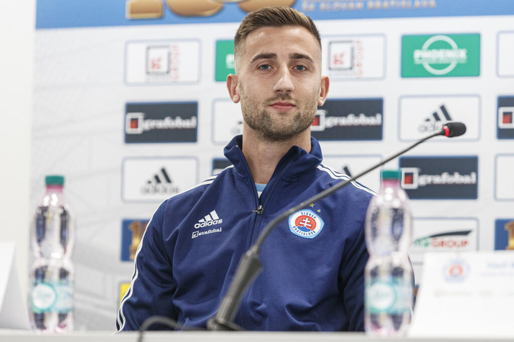 Bývalá hviezda bratislavského Slovana Andraž Šporar (27) už druhý rok pôsobí v Portugalsku.