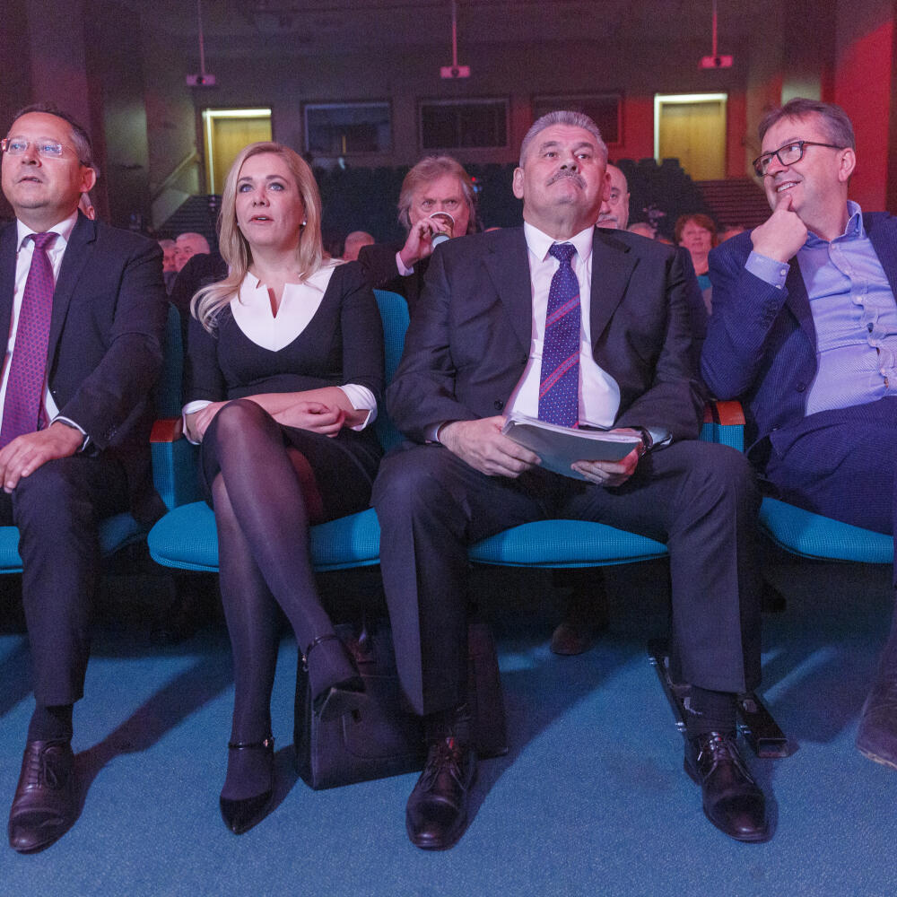 Snem Smer-SD v Banskej Bystrici. Na obrázku Ján Richter, Denisa Saková, Martin Glvač a Ladislav Kamenický.