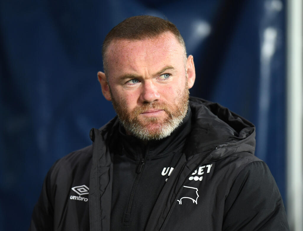 Wayne Rooney akohrajúci tréner anglického druholigového klubu.