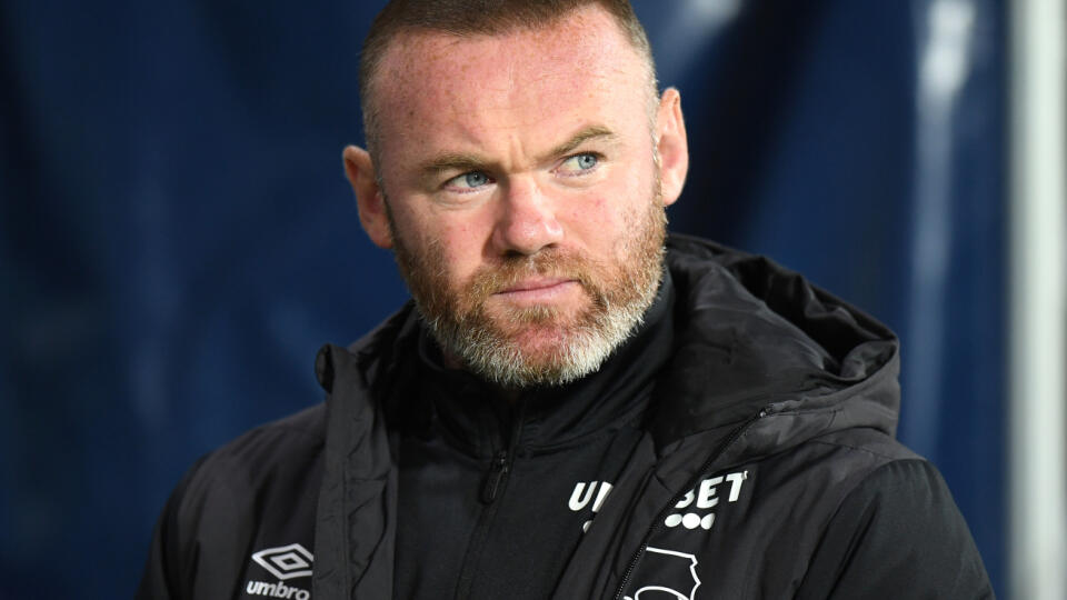 Wayne Rooney akohrajúci tréner anglického druholigového klubu.