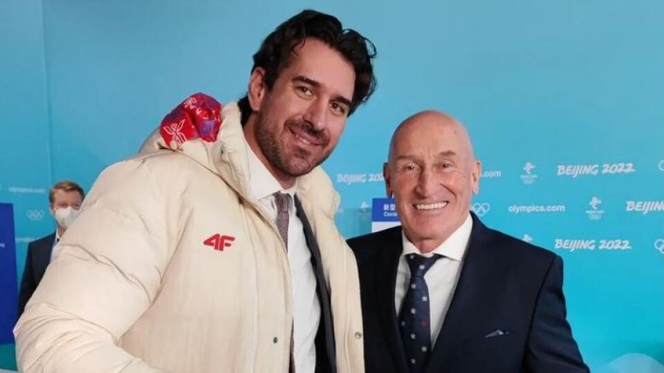 Boris Valábik (vľavo) a tréner Craig Ramsay prehodili spolu pár slov aj na olympiáde v Pekingu.