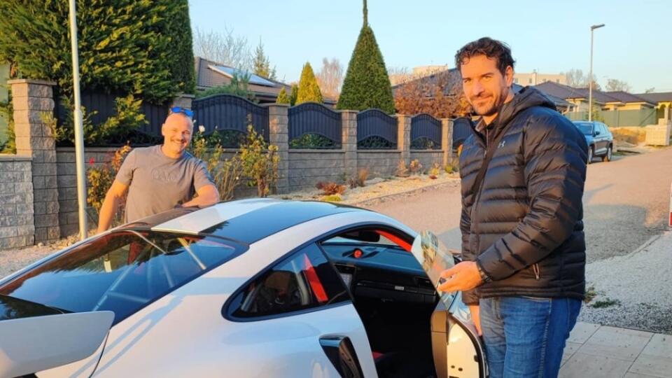 Gáborík povozil Valábika na svojom Porsche a robustný obranca kvôli svojej výške trpel.