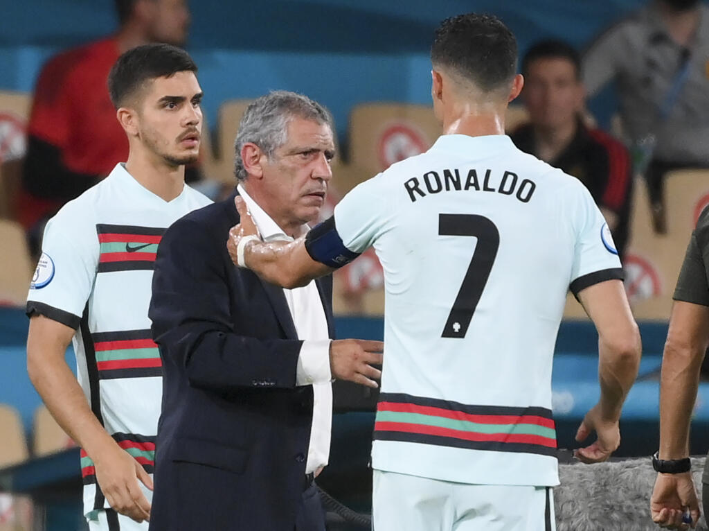 Ronaldo bol opäť najväčšou hviezdou Portugalska, no jeho krajina vypadla už v osemfinále.