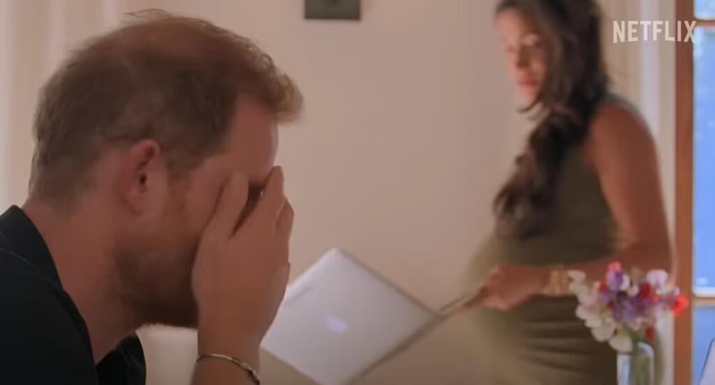 Už vo štvrtok 8. 12. uzrie na Netflixe svetlo sveta prvá časť kontroverzného dokumentu o živote princa Harryho a vojvodkyne Meghan. V súvislosti so svetovou premiérou vypustila streamovacia služba už druhú ukážku z očakávaného dokumentu. Len minútu dlhá ukážka odhalila, na čo sa fanúšikovia môžu vo štvrtok tešiť.