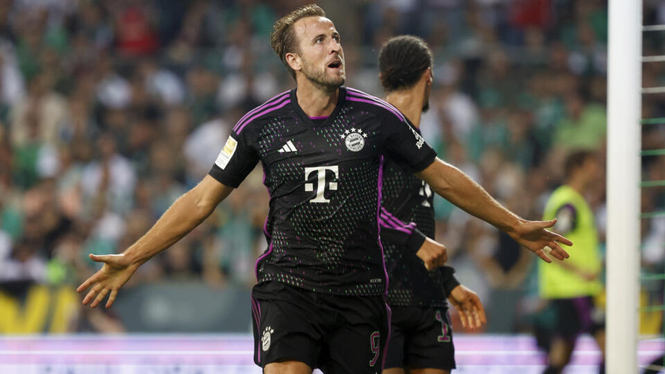KK6 Brémy - Futbalista Bayernu Harry Kane sa teší z gólu v zápase 1. kola nemeckej Bundesligy Werder Brémy - Bayern Mníchov v Brémach 18. augusta 2023. FOTO TASR/AP
Bayern's Harry Kane celebrates scoring, during the German Bundesliga soccer match between Werder Bremen and Bayern Munich, at the Weserstadion in Bremen, Germany, Friday, Aug. 18, 2023. (Axel Heimkendpa via AP)