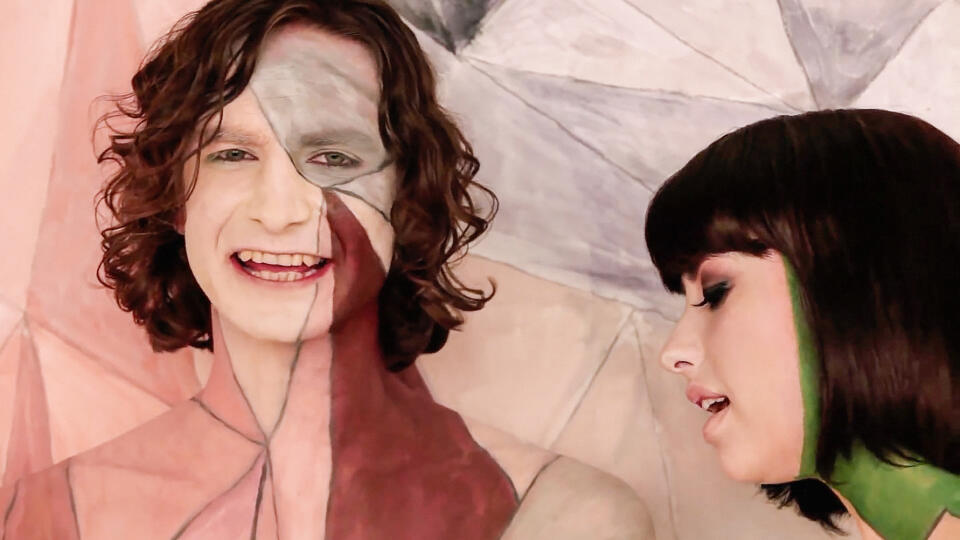 Bez albumu
Od megahitu Somebody That I Used to Know pred 11 rokmi Gotye nevydal nový album.