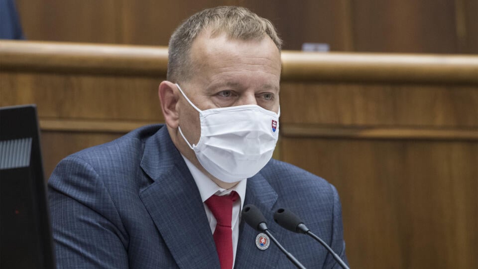 Na snímke predseda parlamentu SR Boris Kollár (Sme rodina) počas príhovoru predsedu vlády SR Igora Matoviča (OĽaNO) na 16. schôdzi NR SR 23. októbra 2020 v Bratislave. FOTO TASR - Martin Baumann