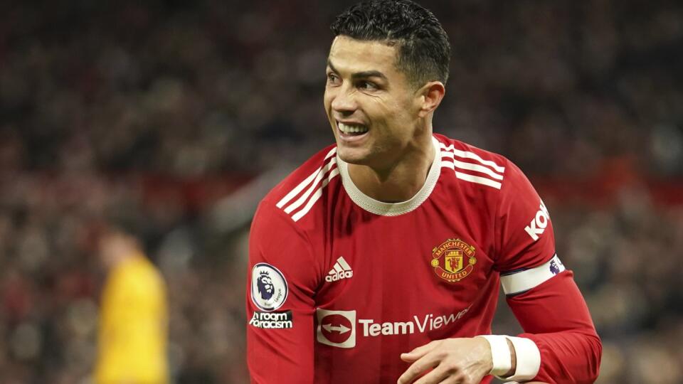 WA 9 Manchester - Futbalista Manchestru United Cristiano Ronaldo gestikuluje v zápase 21. kola anglickej Premier League Manchester United - Wolverhampton Wanderers v Manchestri v pondelok 3. januára 2022. FOTO TASR/AP
Manchester United's Cristiano Ronaldo grimaces during the English Premier League soccer match between Manchester United and Wolverhampton Wanderers at Old Trafford stadium in Manchester, England, Monday, Jan.3, 2022. (AP Photo/Dave Thompson)