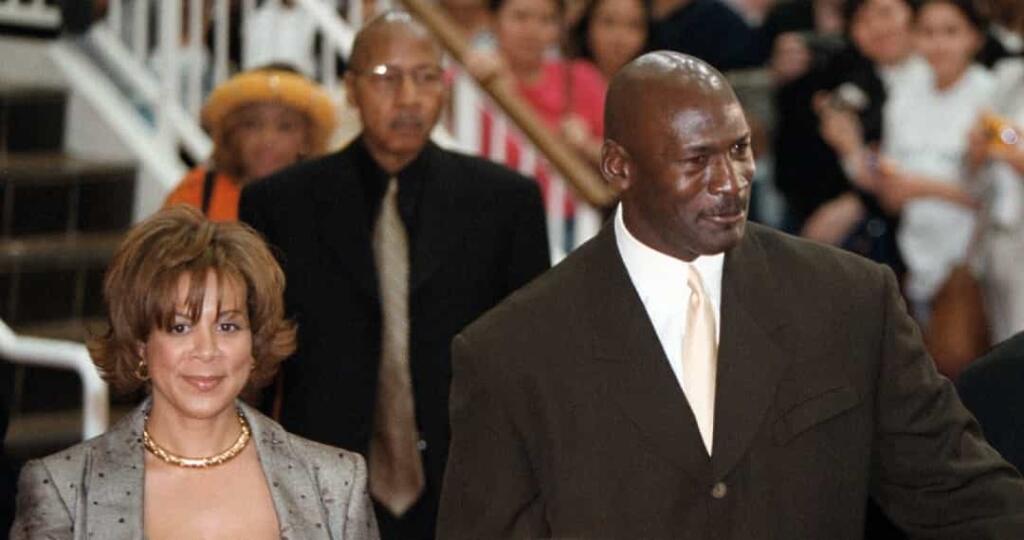 Michael Jordan s druhou manželkou a matkou Marcusa, Juanitou Vanoy. Zdá sa, že majú byť prečo pyšní na svoje deti.