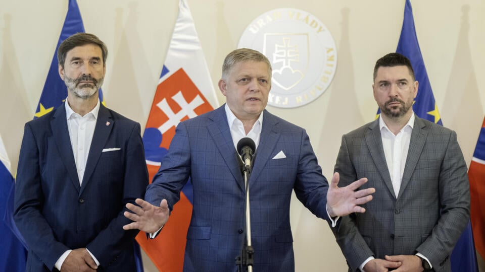 Tlačová konferencia predsedu vlády SR R. Fica a ministrov J. Blanára a R. Takáča