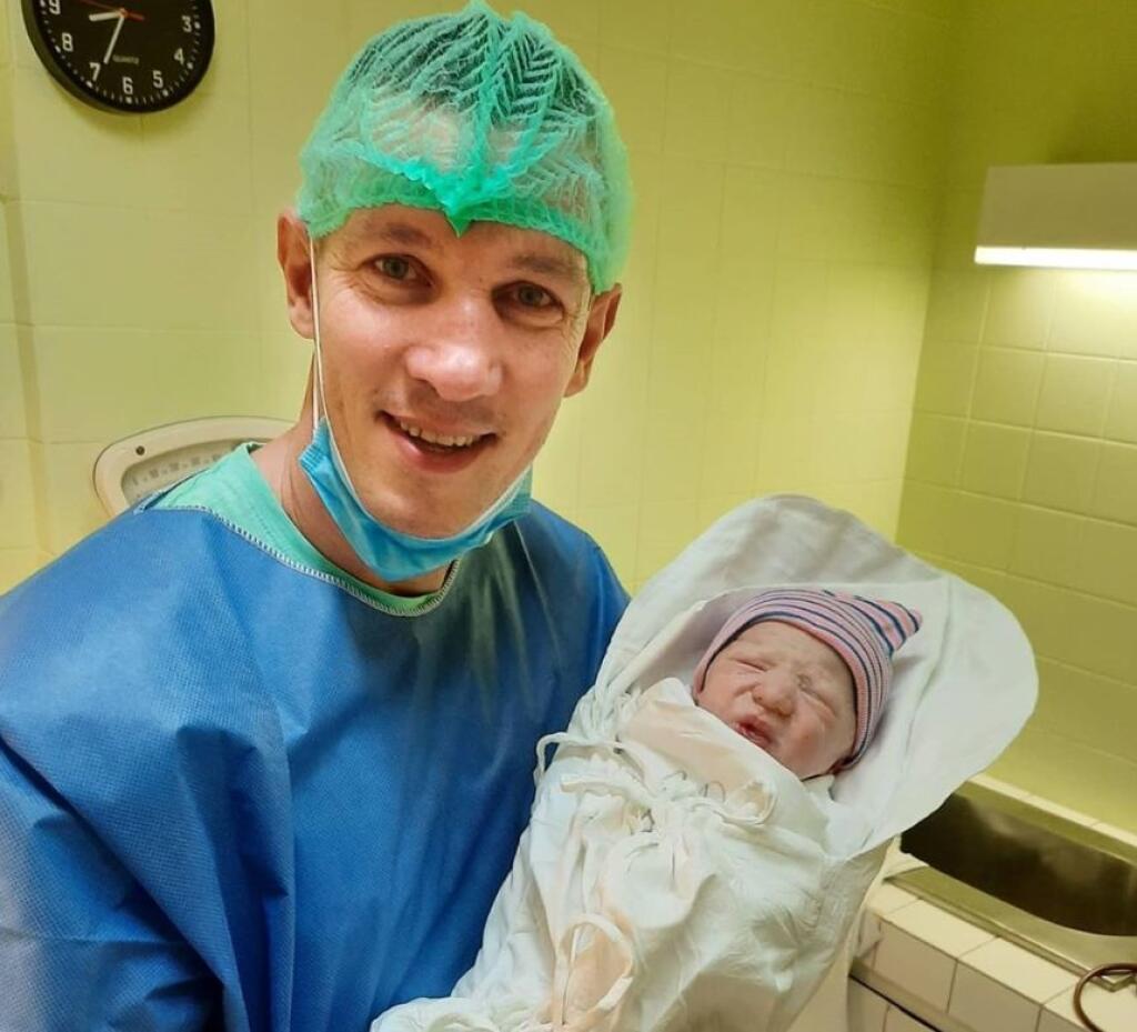 Štastný otec Tomi Kid so synom Dávidom.