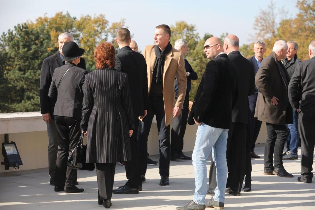 Legendárnemu basketbalistovi Stanislavovi Kropilákovi dali posledné zbohom v bratislavskom krematóriu.