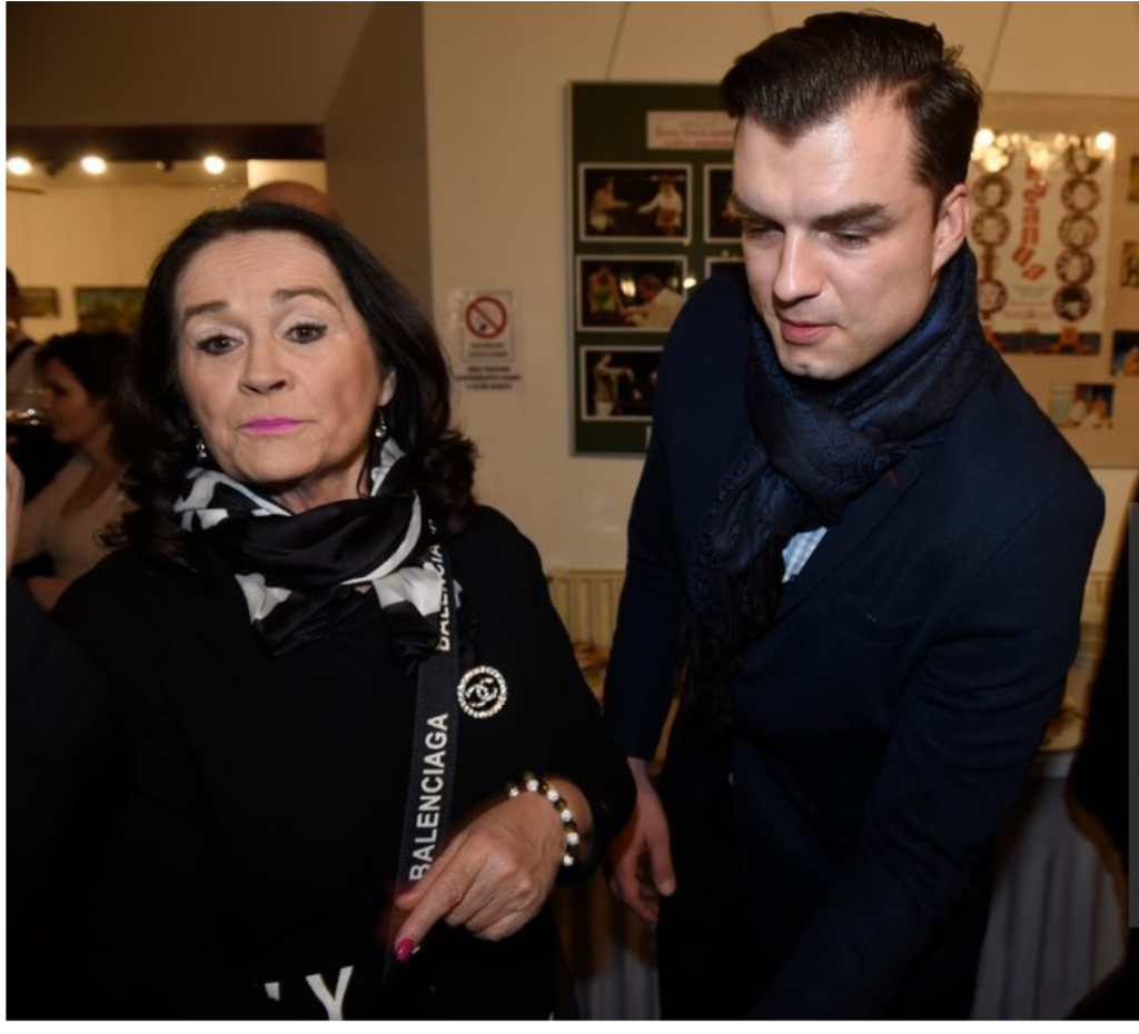 S Koptíkom v spoločnosti.
