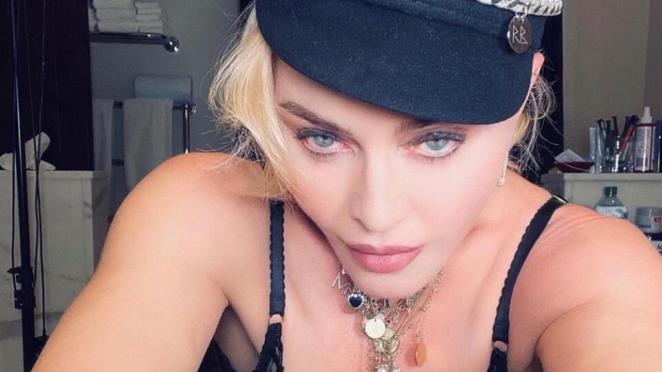 Madonna zavesila na svoj profil odvážne selfie fotky.