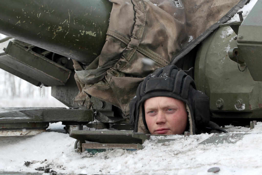 Motorized rifle troops hold drills in Russian Southern Military District