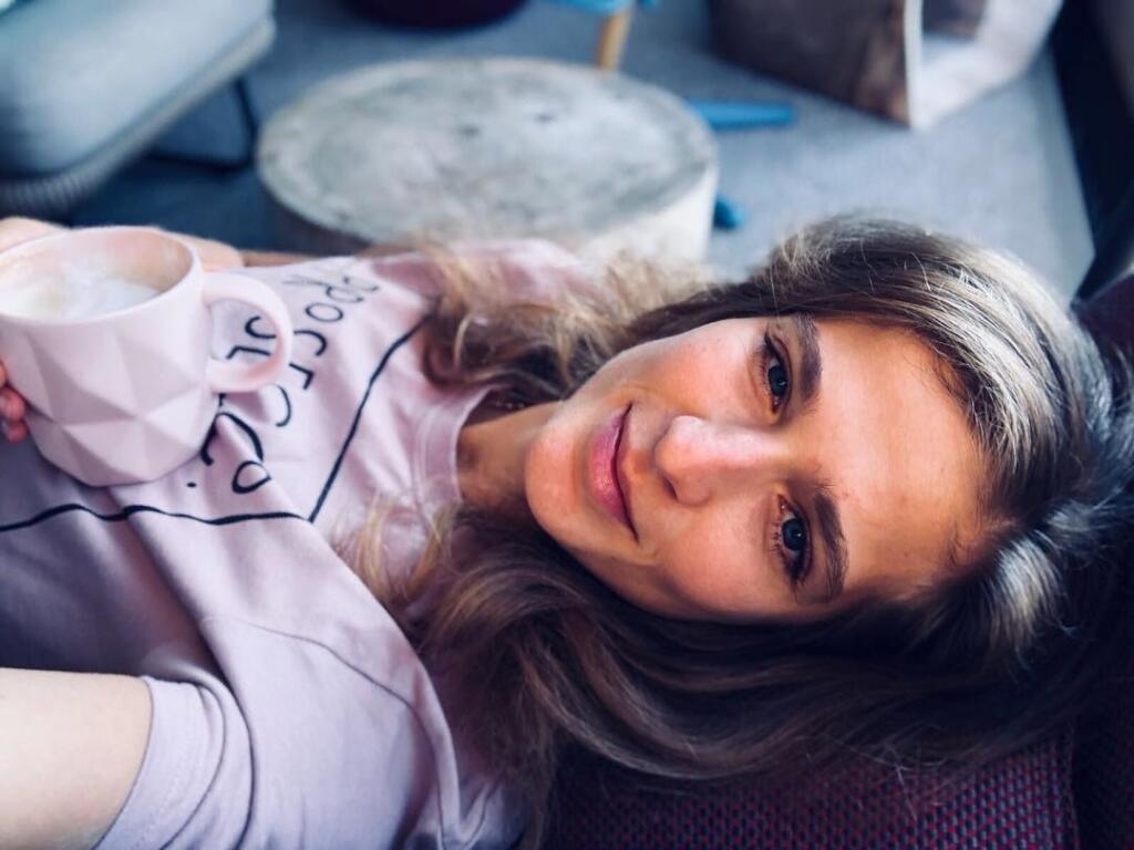 Hoci manželka Petra Sagana (29) – Katarína príliš odvážne kúsky oblečenia nepreferuje, tentoraz spravila výnimku a všetkým svojim priaznivcom sa ukázala v poriadne sexi šatách.