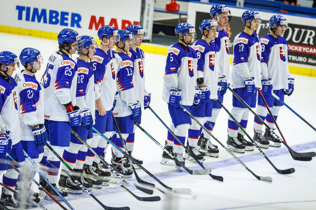 Na snímke hráči Slovenska po skončení zápasu štvrťfinále IIHF Majstrovstiev sveta v ľadovom hokeji hráčov do 20 rokov medzi Kanadou a Slovenskom.