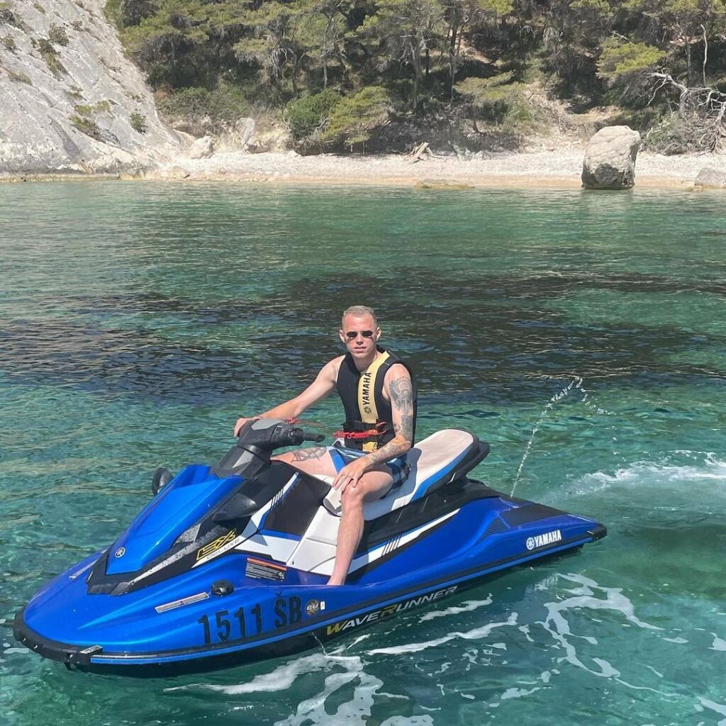 Duda sa predviedol aj na vodnom skútri.