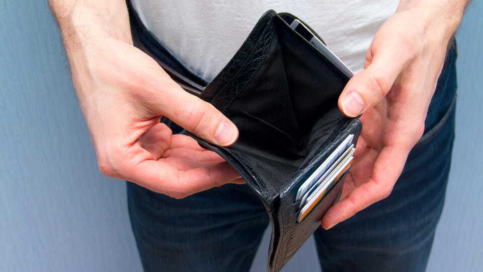 Empty,Wallet,In,Man's,Hands.,A,Man,Discovers,No,Money