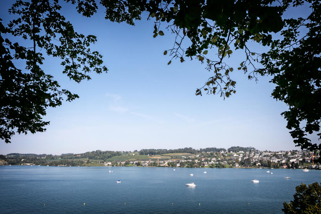 Teraz nechal Roger rodine postaviť novú vilu, a to v dedine Rapperswil-Jona. Na nové hniezdočko si však Federerovci budú musieť počkať. Pozemok sme navštívili osobne, takto prebiehajú práce.