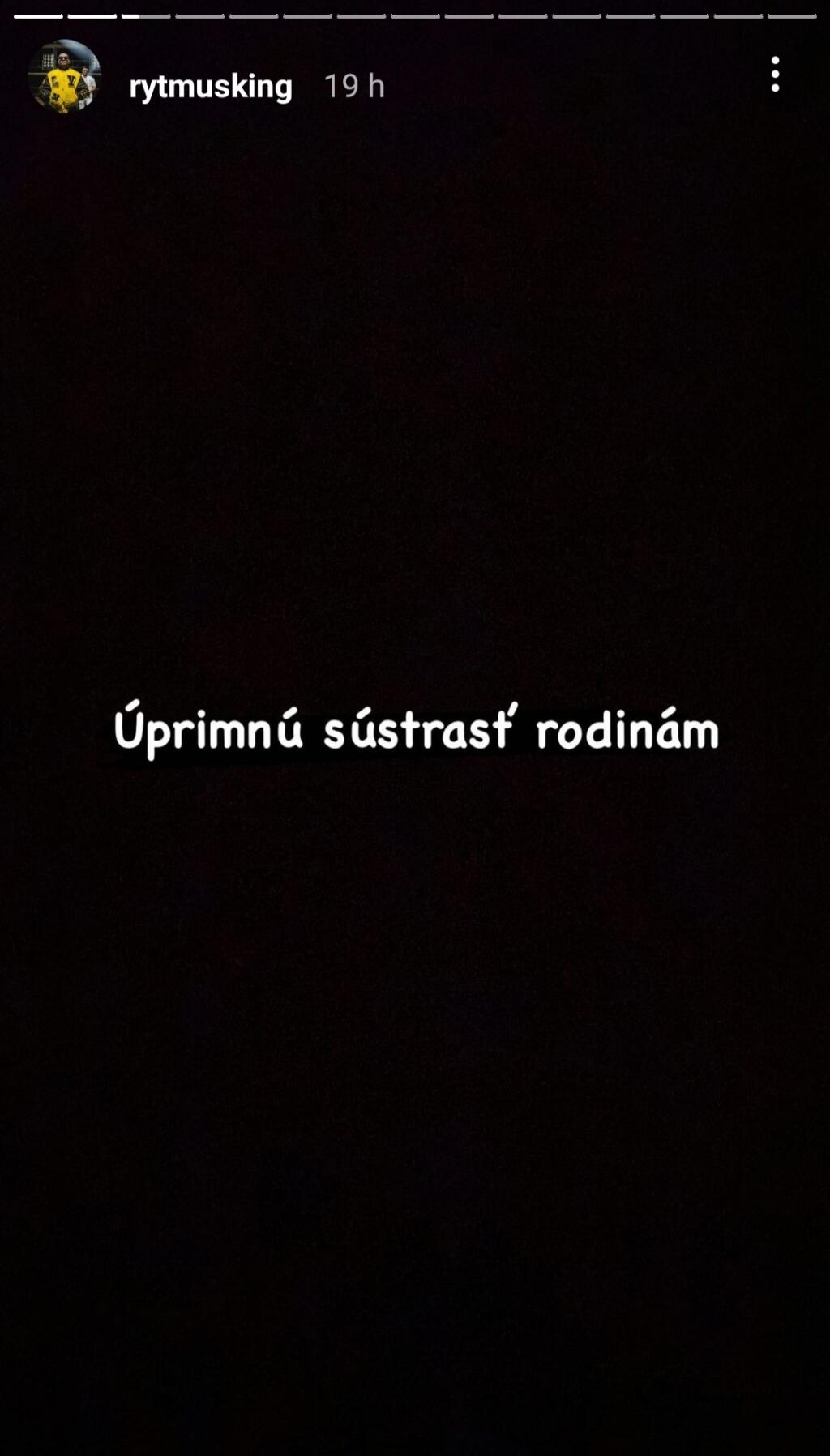 Aj športovo založený slovenský raper Rytmus vyjadril úprimnú sústrasť pozostalým rodinám, ktoré navždy prišli o svojich blízkych na Zochovej.