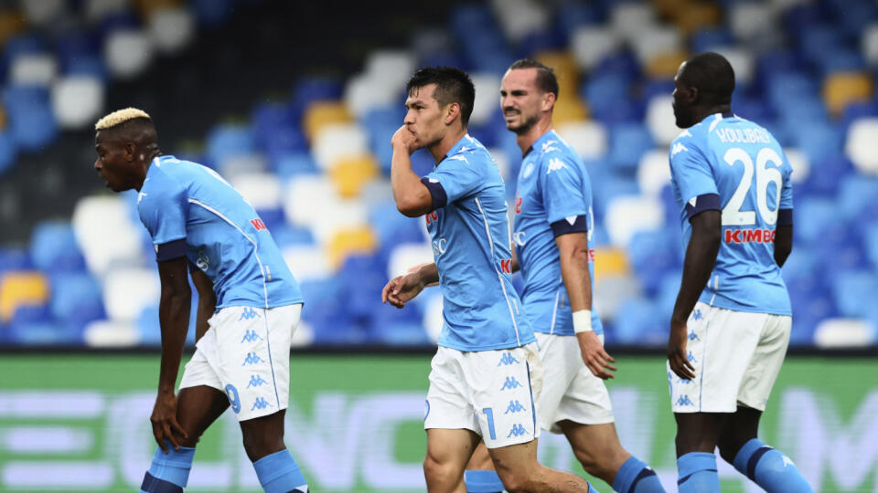 KK11 Neapol - Hirving Lozano z Neapola sa teší z gólu v zápase 2. kola talianskej Serie A SSC Neapol – FC Janov 27. septembra 2020 v Neapole. FOTO TASR/AP
Napoli's Hirving Lozano celebrates after scoring during the Serie A soccer match between Napoli and Genoa at the San Paolo Stadium in Naples, Italy, Sunday, Sept. 27, 2020. (Alessandro Garofalo/LaPresse via AP)