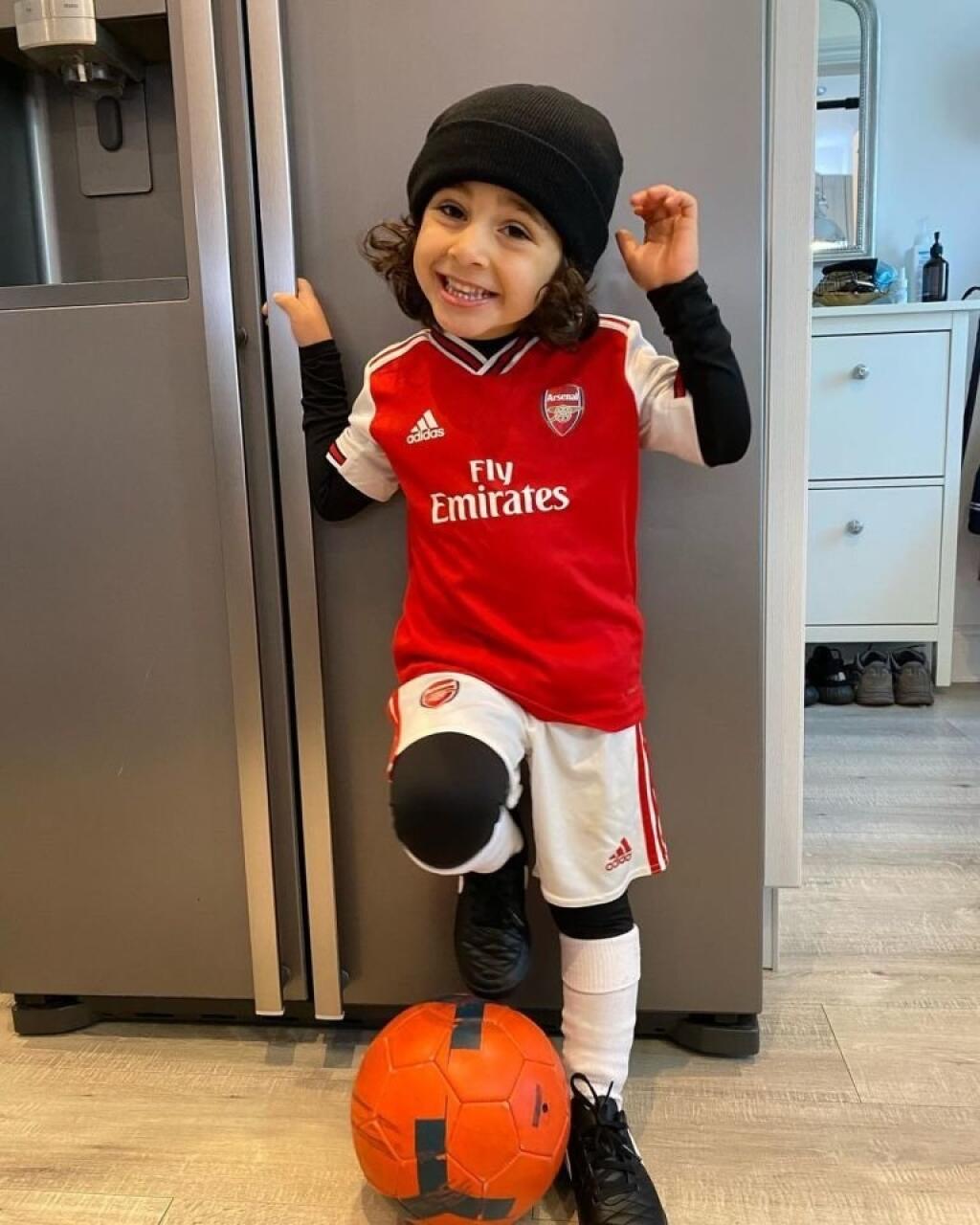Arsenal Londýn kontaktoval rodičov chlapca, ktorý len nedávno oslávil svoje piate narodeniny a chcel by ho vo svojej akadémii.