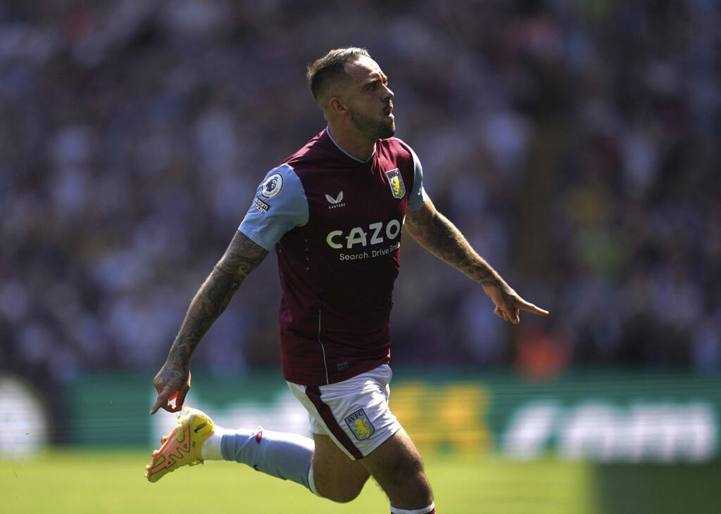 Hráč Aston Villa Danny Ings oslavuje úvodný gól vo futbalovom zápase anglickej ligy Premier League Aston Villa - FC Everton v Birminghame 13. augusta 2022. FOTO TASR/AP