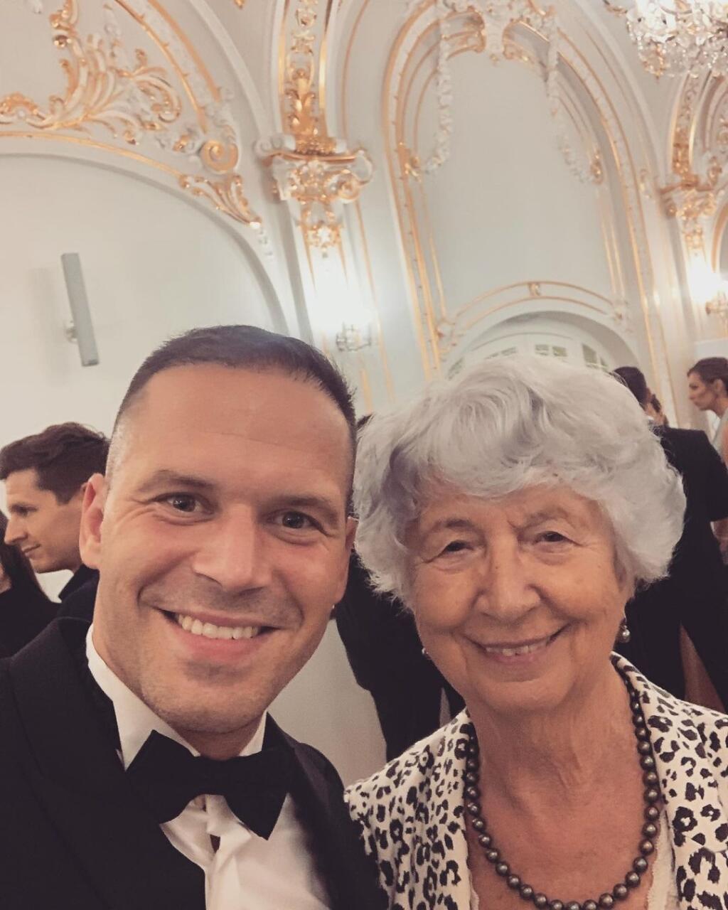 Po smrti syna Dušana ho pani Irma videla vo vnukovi Dušanovi. S ním trávila veľa času a mali spolu mimoriadne blízky vzťah.