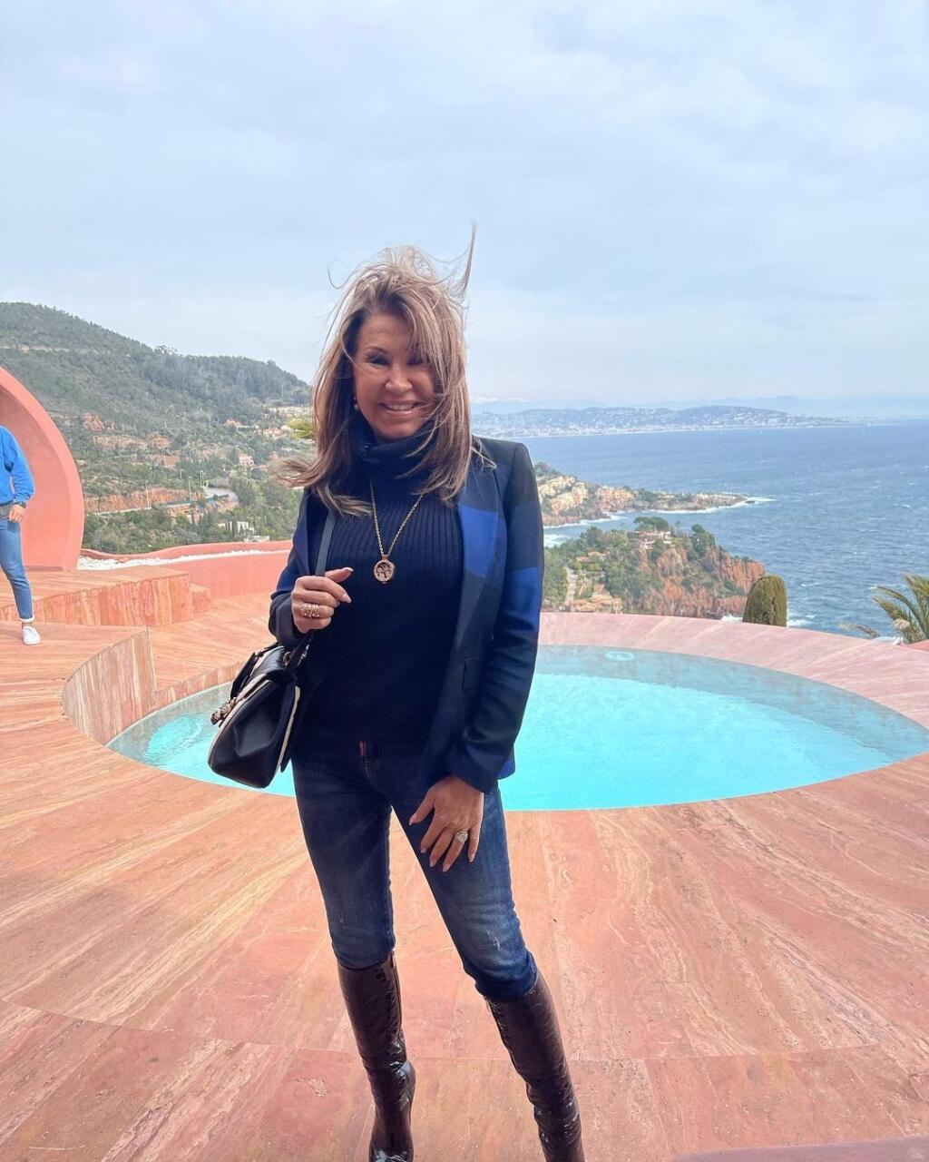 Carmen na novej fotografii vyzerá omnoho staršie.