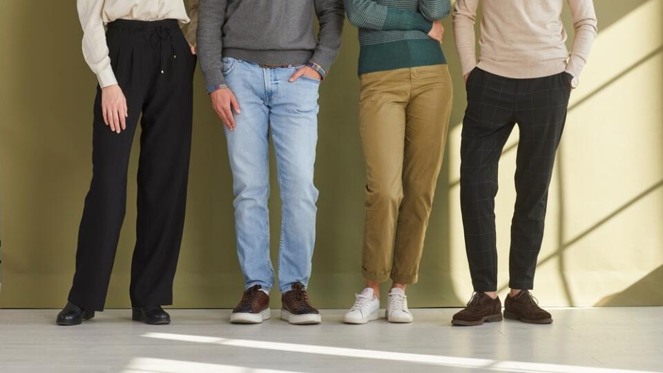 People's,Legs,,Cropped,Indoor,Low,Section,Group,Shot.,Four,Employees