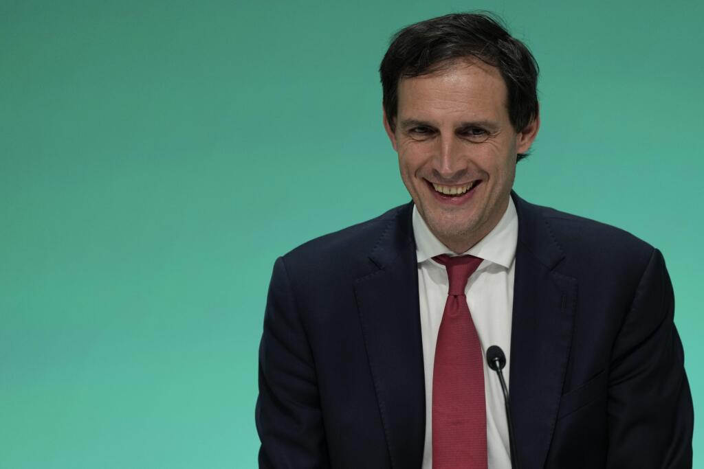KK32 Dubaj - Komisár EÚ pre oblasť klímy Wopke Hoekstra hovorí na tlačovej konferencii počas klimatického summitu COP28 v Dubaji v stredu 6. decembra 2023. FOTO TASR/AP

European Union Commissioner Wopke Hoekstra speaks during a news conference at the COP28 U.N. Climate Summit, Wednesday, Dec. 6, 2023, in Dubai, United Arab Emirates. (AP Photo/Kamran Jebreili)