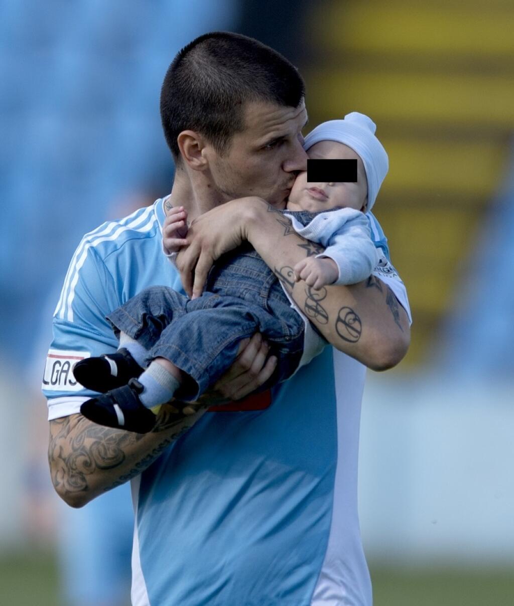 Futbalista svojho syna Nicolasa miloval, no chlapček sa už otca nedočká.