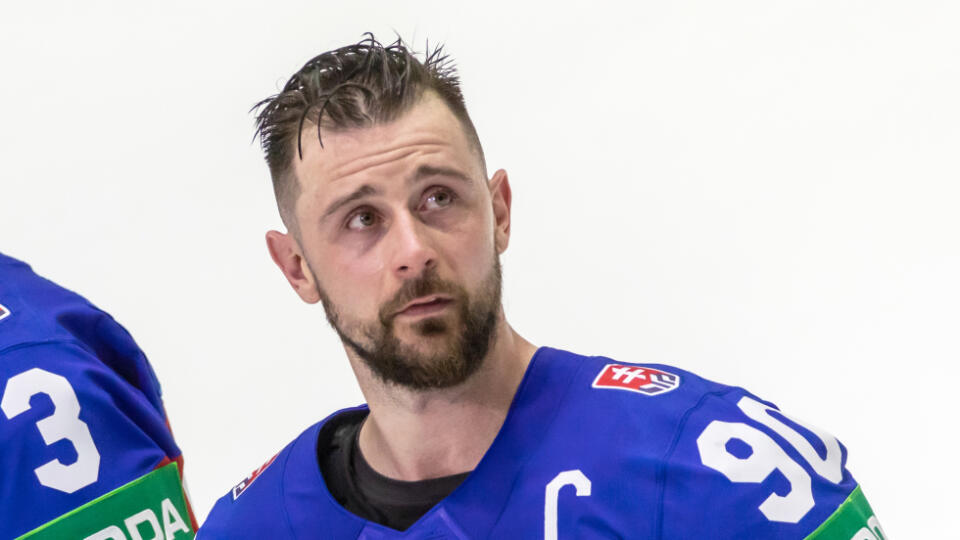 Na snímke je Tomáš Tatar počas úvodného zápasu slovenskej hokejovej reprezentácie v ľadovom hokeji proti Francúzsku.