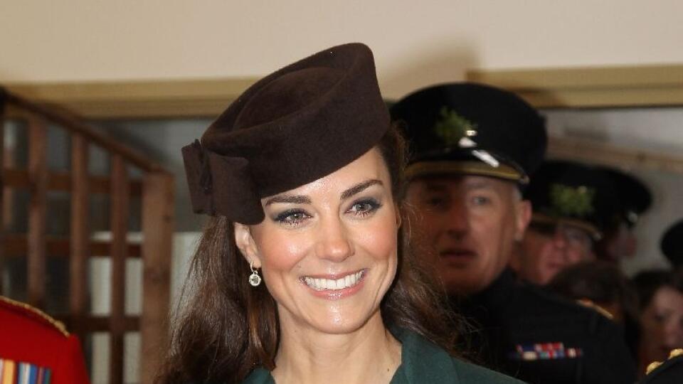 Kate Middleton rozdávala počas sviatku svätého