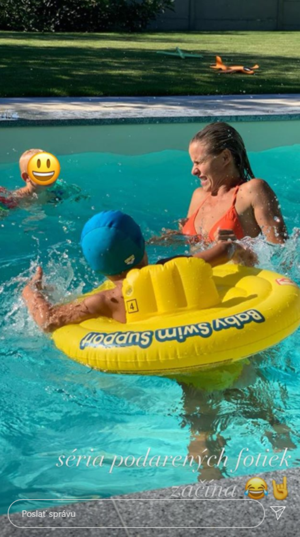 Nela Pocisková predviedla nielen šantenie v bazéne, ale aj vymakané ruky.