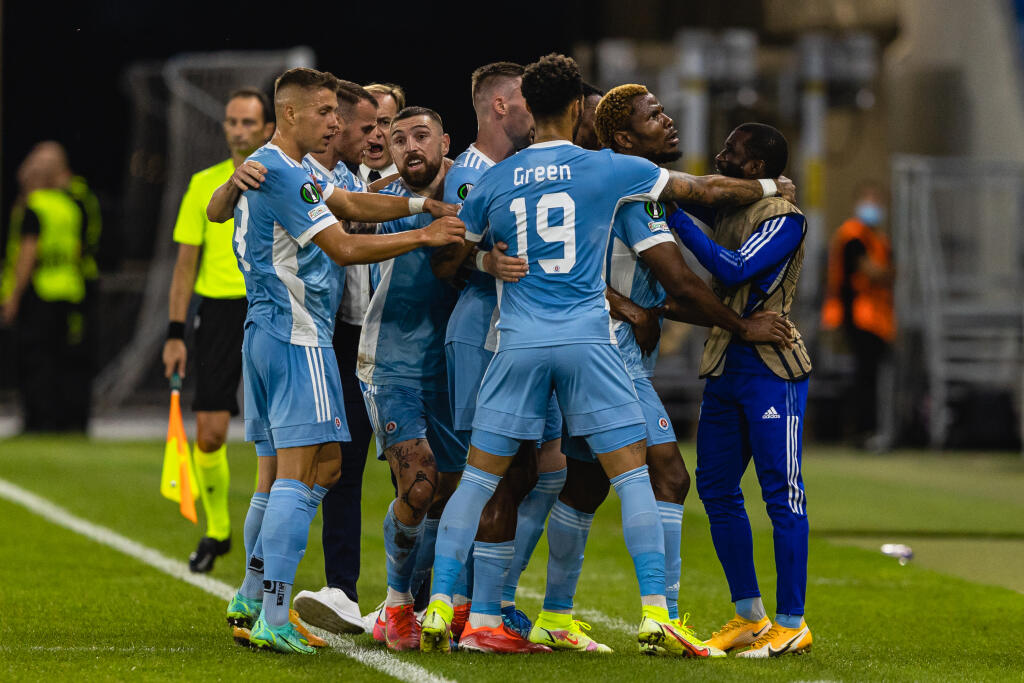 Už o tri minúty však rozjasal 10-tisíc fanúšikov na Tehelnom poli domáci Ezekiel Henty, ktorý vyrovnal na 1:1.