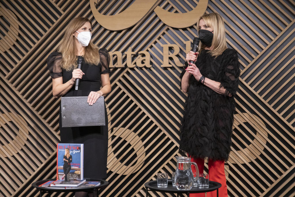 Krst knihy Emmy Tekelyovej ,, Byť ženou je úžasné “.
Na snímke Emma Tekelyová, Katarína Brychtová