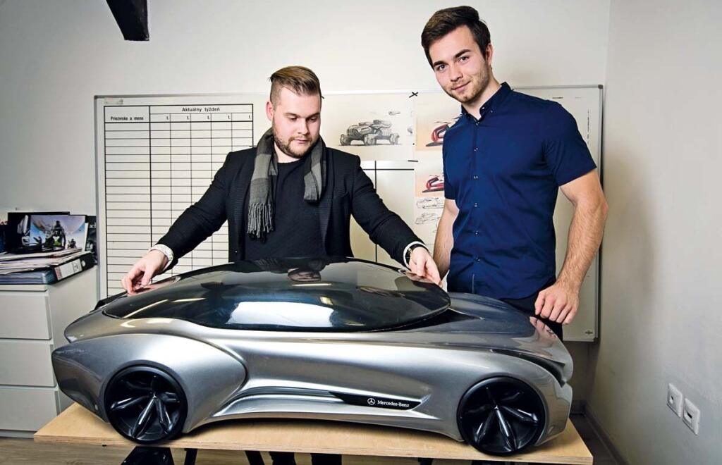S Bystríkom Míčekom (vľavo), zakladateľom štúdia Werkemotion, spolupracuje aj jeho mladší kolega Miloslav Melichárek.