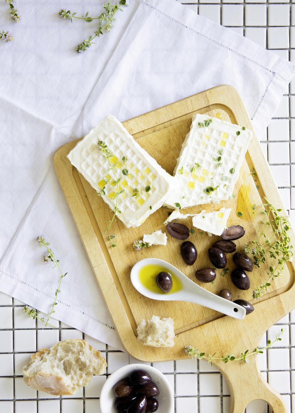 Фета — соленый греческий сыр.