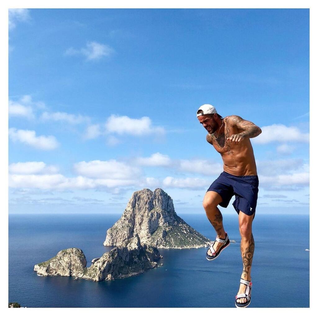 Šebo je na Ibize vo svojom živle.