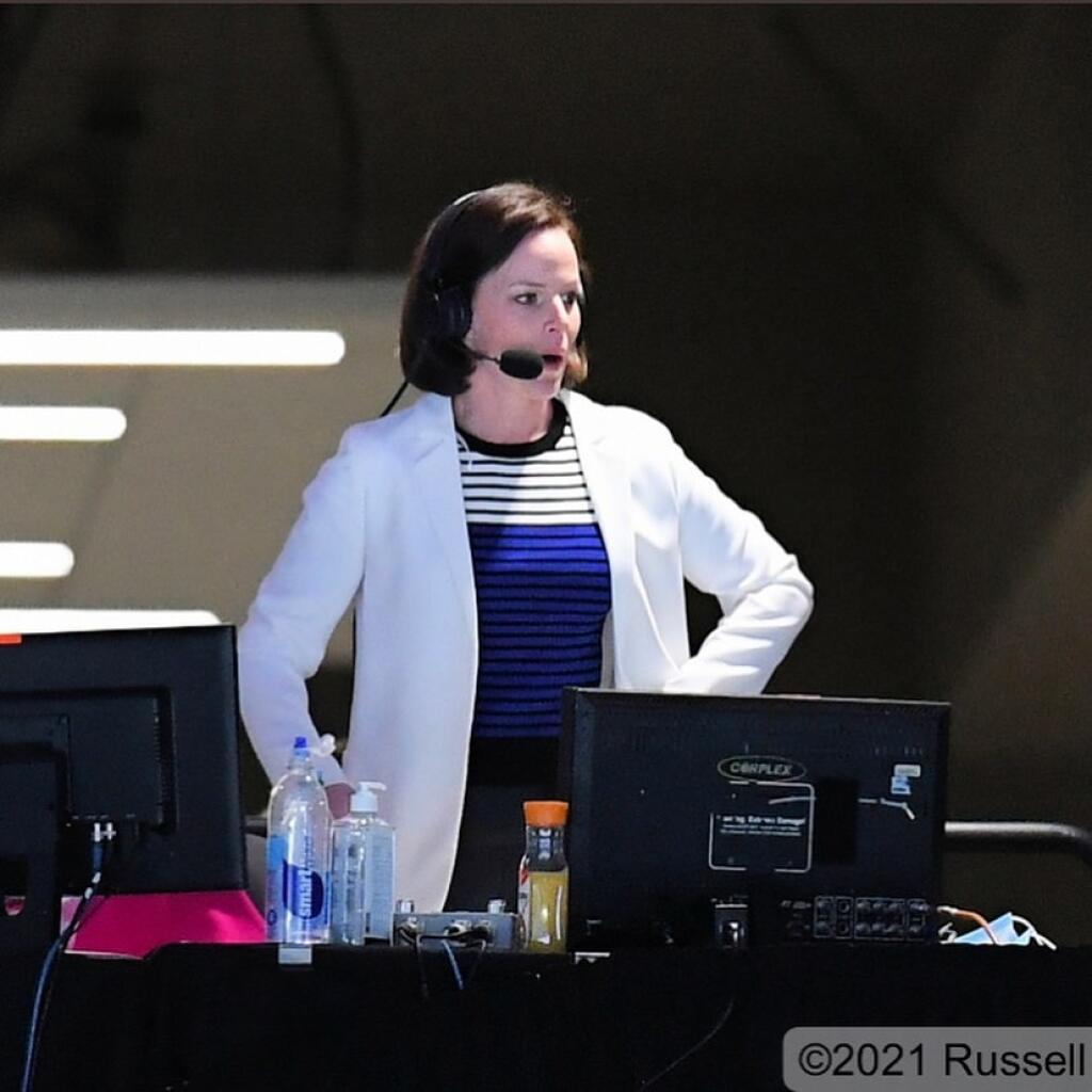 Leah Hextallová je prvou komentátorkou zápasov NHL stanice ESPN.