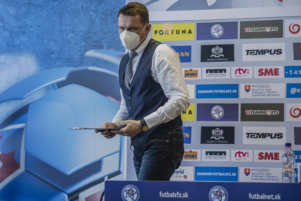 Čelil však aj nepríjemným otázkam a jednou z nich bola, či necítil krivdu, pretože pre Slovenský futbalový zväz nebol voľbou číslo jeden.